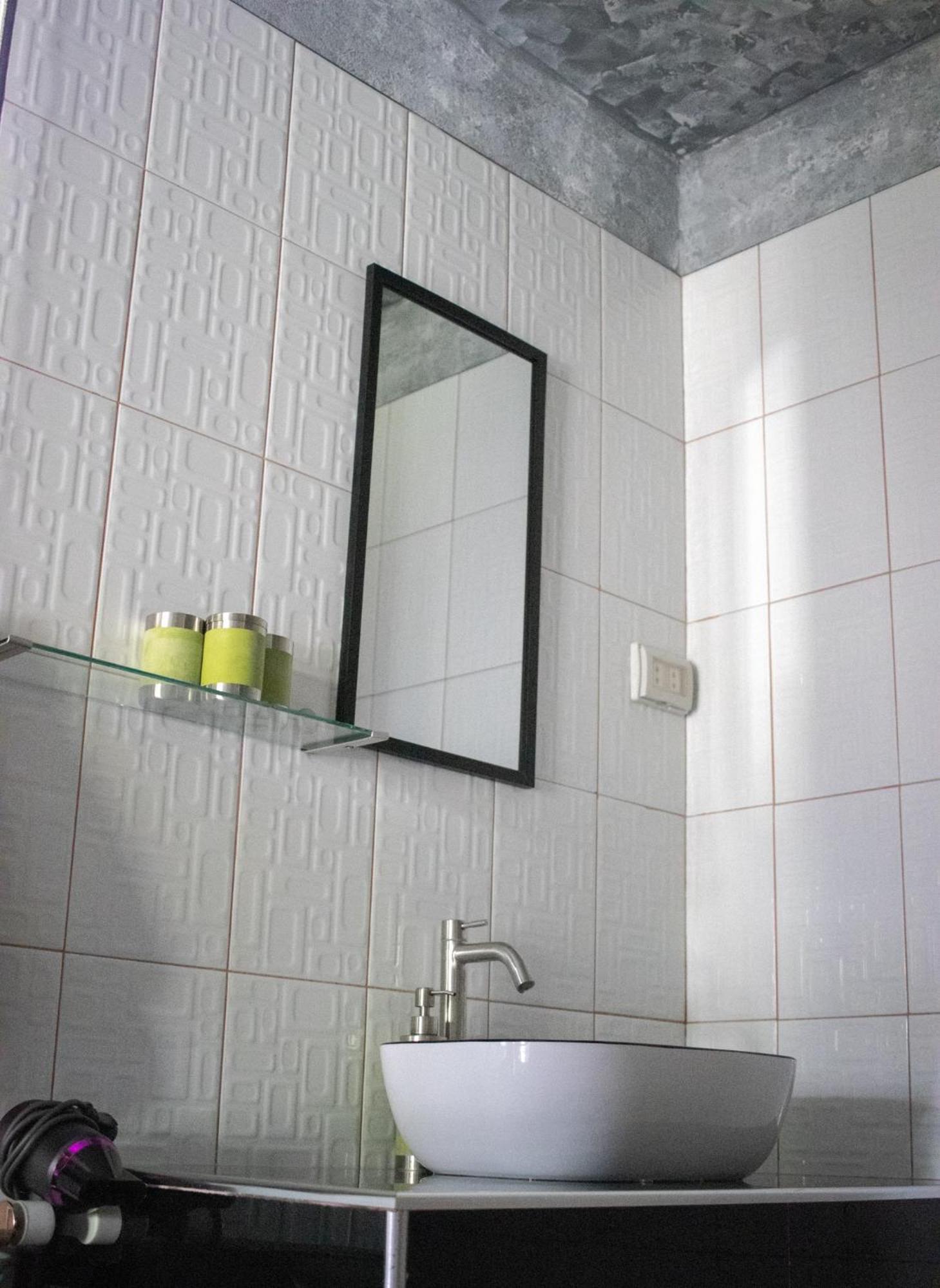 Rhenmart-Inn Сікіхор Екстер'єр фото